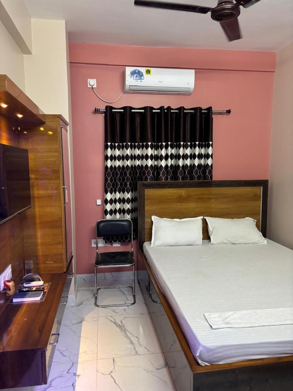 Garden Guest House Near Rene Tower Ruby General Hospital Καλκούτα Εξωτερικό φωτογραφία